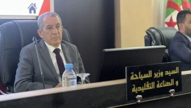 صورة وزير السياحة و الصناعة التقليدية في زيارة لولاية الشلف